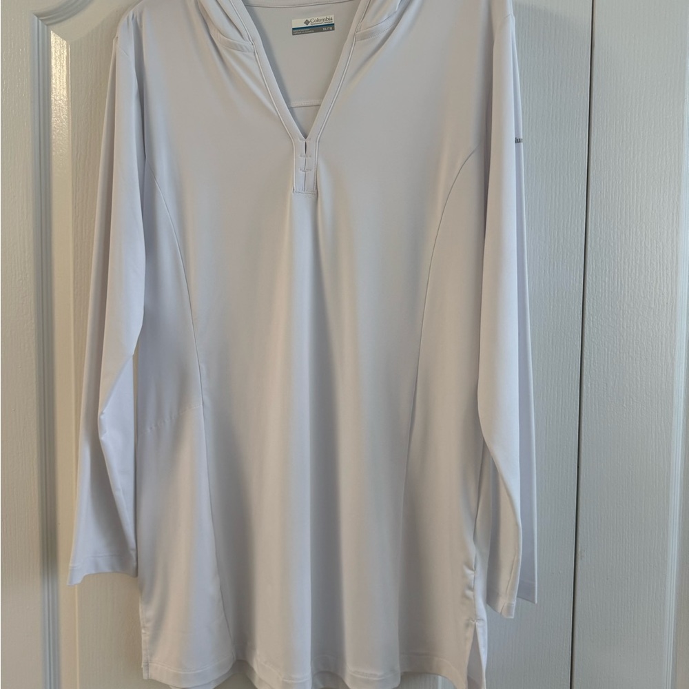 Women’s size XL Columbia White Hooded Long-Sleeve Pullover
